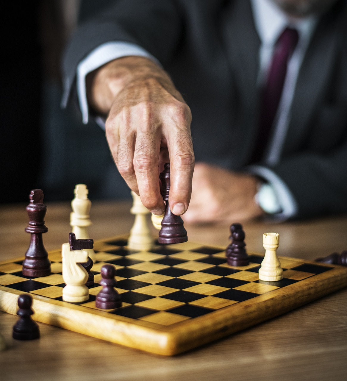 热火与雷霆的第五场对决，策略、战术与关键球员表现分析
